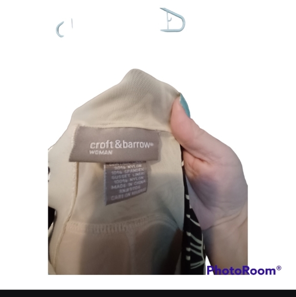 Women's one-piece padded bra swimsuit. - Picture 4 of 4